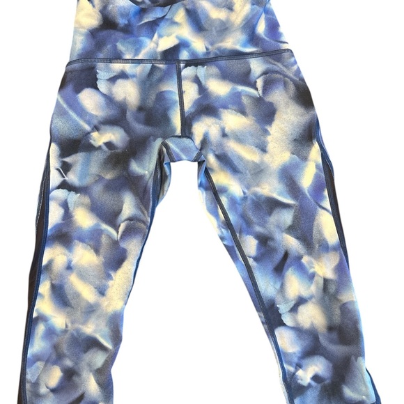 Lululemon Crop Leggings 4 Blue Abstract Print Mesh Panel High Rise Yoga Pants - Picture 1 of 8